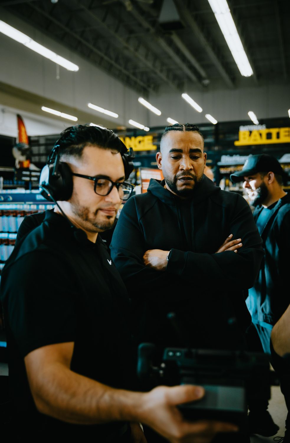 Don Omar · reviewing the take