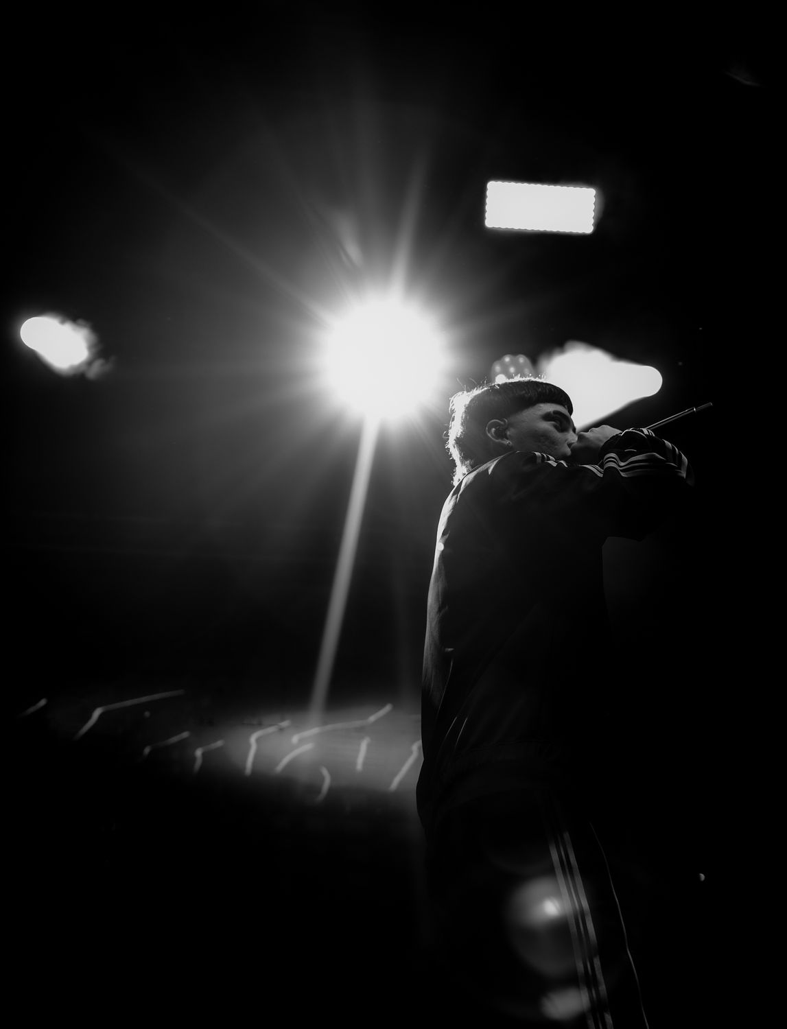 Yovng Manota · on stage