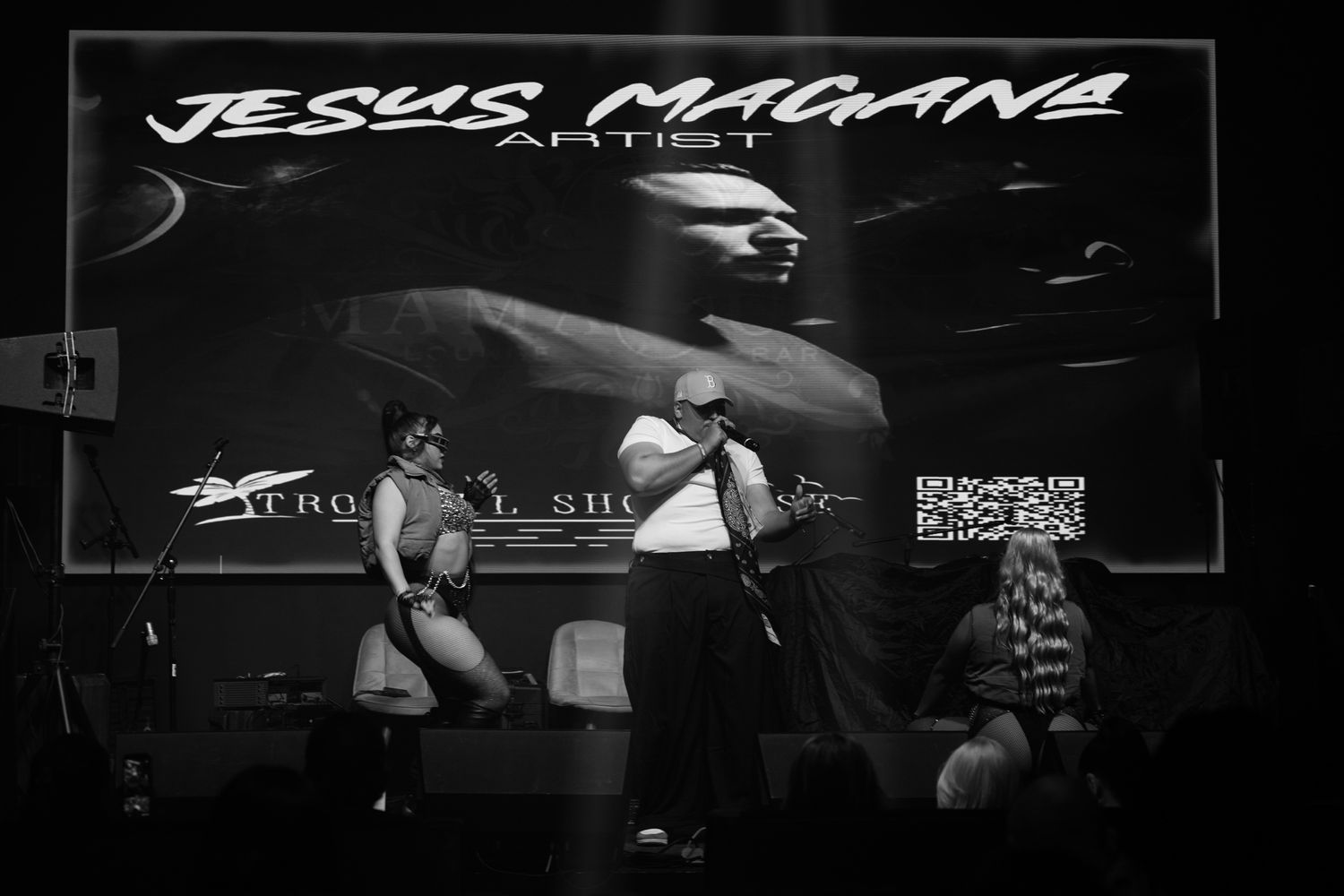 Jesús Magaña · the stage